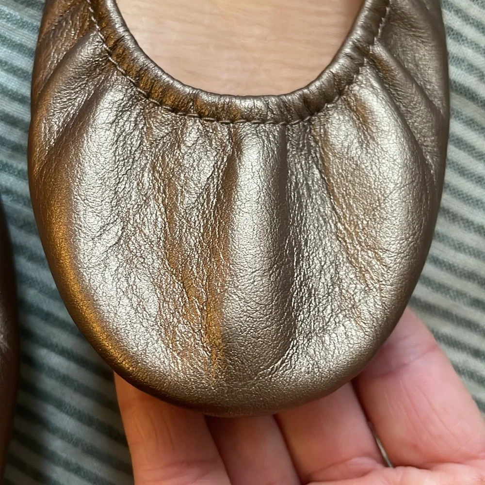 Tieks Copper/ Rose Gold Ballet Flats with Teal Sole Size 8 - Picture 8 of 12